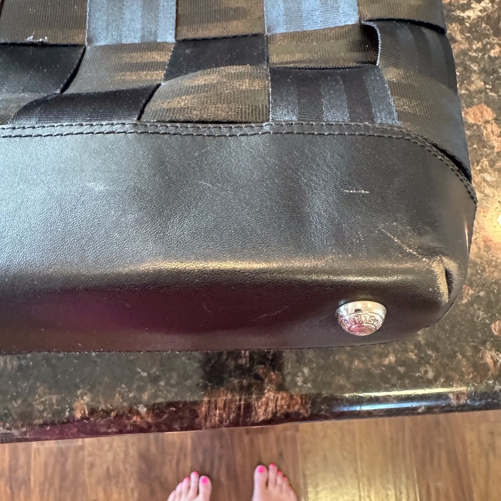 Harvey’s Old School black bag